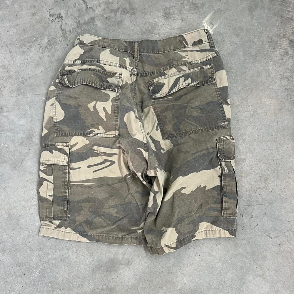 Wrangler Men's Green and Khaki Shorts